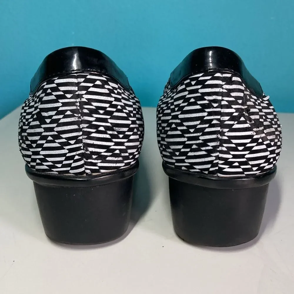 Roz Hommerson 1.5” Wedge Heels Womens Size 9 Slip On Shoes